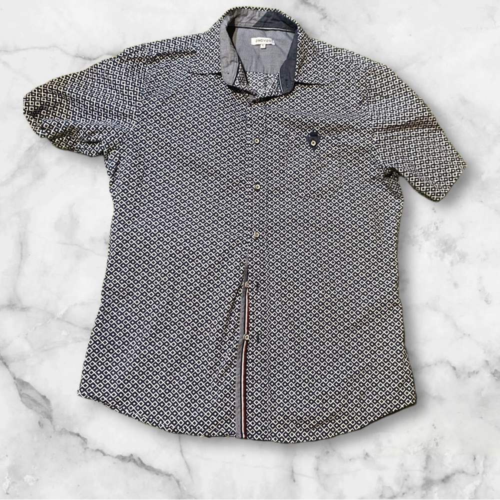 Comfy fit button down with detail